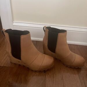 Sorrel wedge  boot.